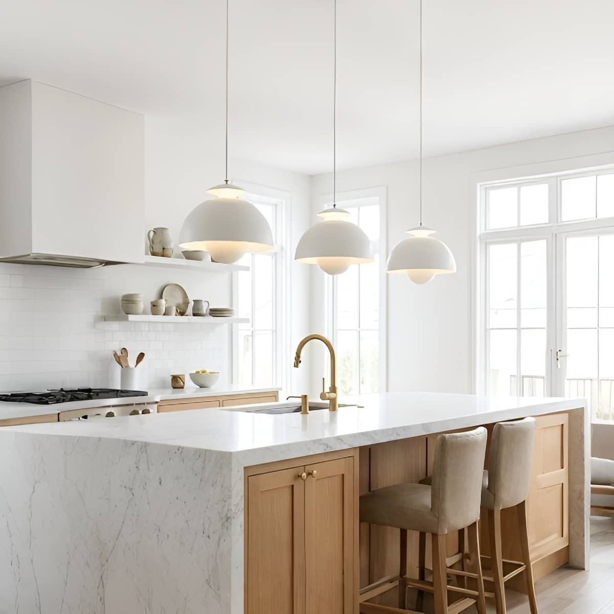 ShineLifeLight's tweet image. The unique adjustable lampshade allows light to escape from both the top and bottom, creating a perfectly balanced atmosphere for everything from morning coffee to evening meal prep. ☕️culinary

#KitchenIsland #IslandLighting #KitchenRenovation #KitchenDesign #PendantLights