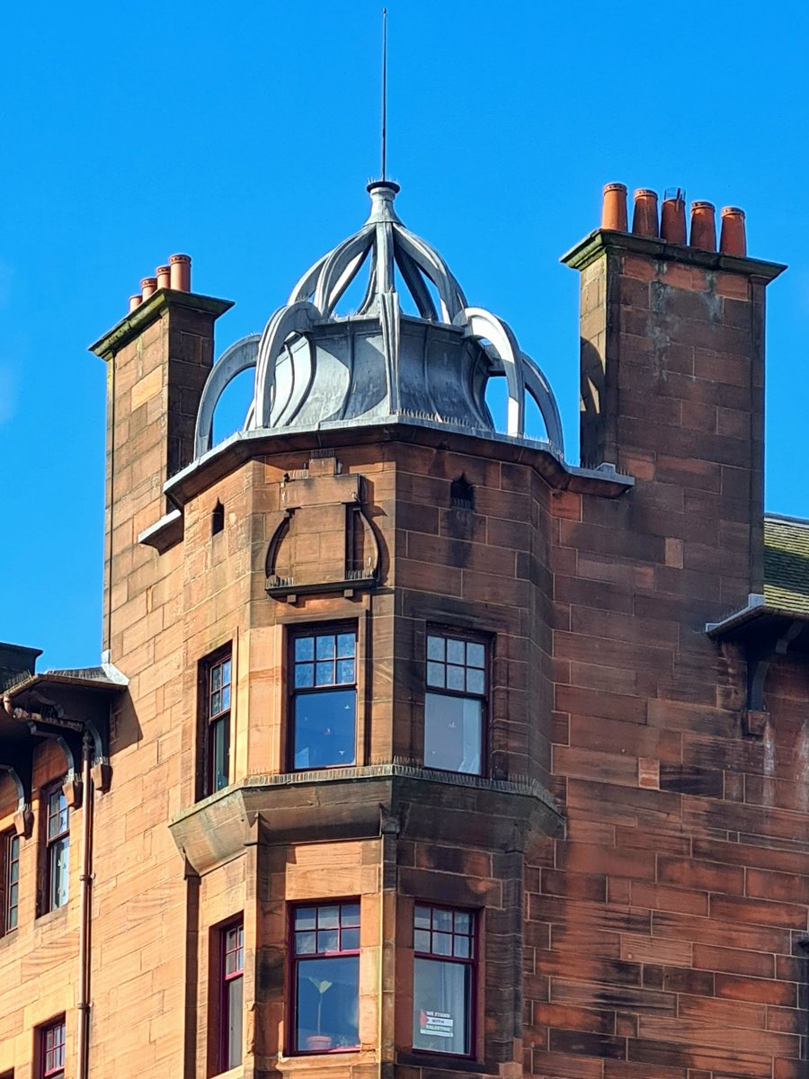 is_glasgow's tweet image. I love this metal-covered crown on James Salmon and John Gaff Gillespie's rather spectacular Glasgow Style 1899 British Linen Bank building at Govan Cross in Glasgow. 

#glasgow #architecture #govan #cupola #architecturephotography
