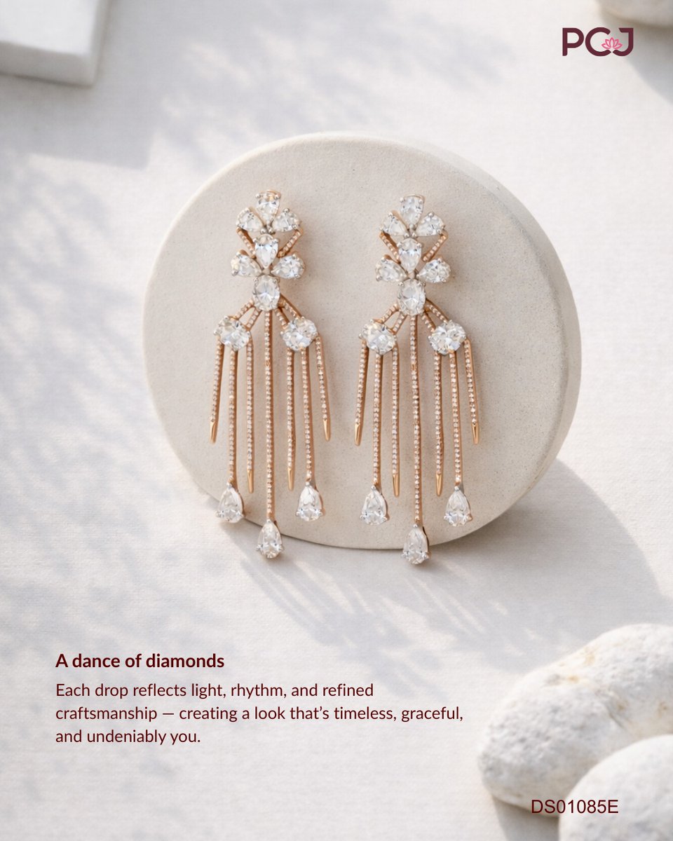 PCJeweller's tweet image. A dance of #diamonds ✨
Elegant #diamond #earrings by @PCJeweller  — crafted to shine with every movement. 💎
#PCJeweller #DiamondJewellery #BridalJewellery #LuxuryJewels #TimelessElegance