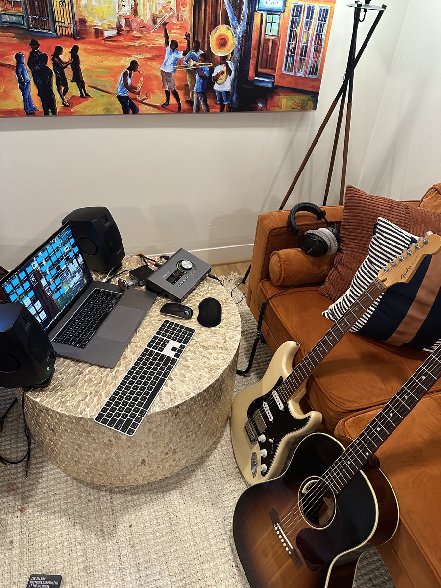 Sophia Locke tweet media