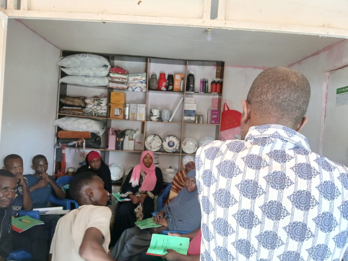 MSEA_Kenya's tweet photo. 📍 Kwale County, Kinondo Ward (Dynamic Retail Hub – Kitchenware, Beddings & Footwear)

The second NYOTA mentorship session in Kinondo Ward brought together young entrepreneurs across retail, tailoring, and agribusiness sectors for an immersive learning experience.

The session was hosted at a busy, vibrant local enterprise dealing in kitchenware, beddings, and shoes. Participants had the opportunity to observe firsthand how a multi-product business operates, learning from the daily practices, strategies, and customer engagement approaches that drive its success.

Mentors led interactive discussions on managing finances, optimizing cash flow, improving customer relations, and developing effective marketing strategies. Emphasis was placed on building resilience, adapting to market demands, and creating value in a competitive environment.

#EmpoweringMSEs
#KuzaImarishaEndelezaVijana 

@NYOTA_Kenya @DrOparanya @SusanAMangeni 
@CoopsandMSMEs @MSMEs_KE @NSSF_KE @nita_kenya @NYC_YouthVoice @SDY_Ke @nea_kenya @moyasa_ke 
@WorldBankKenya