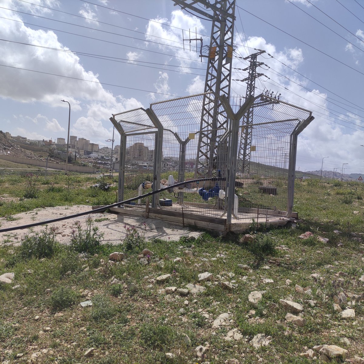 dror_etkes's tweet photo. 1. Last summer a new terror outpost, "Nachlat Ben Yishai" was established above the Palestinian herding community of Nkheila, next to Abu George road (#437).  Once the outpost was set, settlers violence was directed at the community. The @IDF supplies the water to this outpost. https://t.co/vlzeXWLiOA