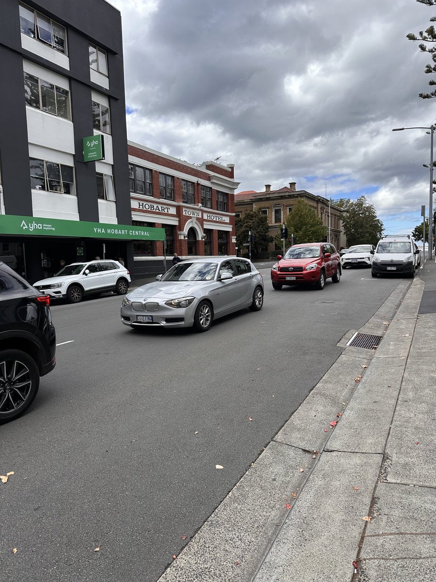 Tommysnote's tweet photo. 【🇦🇺オーストラリアワーホリ】

🚗オーストラリアで有効な車の免許証を申し込んで2週間経ったけど、なかなか届かない…

別に車持ってないから急いでないんだけど、メルボルン行くまでにちゃんと届いてくれないと困る😅

✅届いたら日本の免許証から現地の免許への書き換え方法まとめます！ https://t.co/WEI7si2wPr