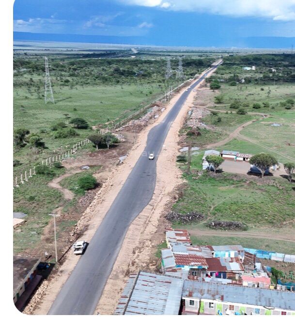 <a href="/ron_oduor/">øduor</a> <a href="/KeNHAKenya/">Kenya National Highways Authority (KeNHA)</a> This is shoddy shitty work..red flags everywhere 

Pesa irudishwe na contractor asalimiwe sana ..ata sio kidogo