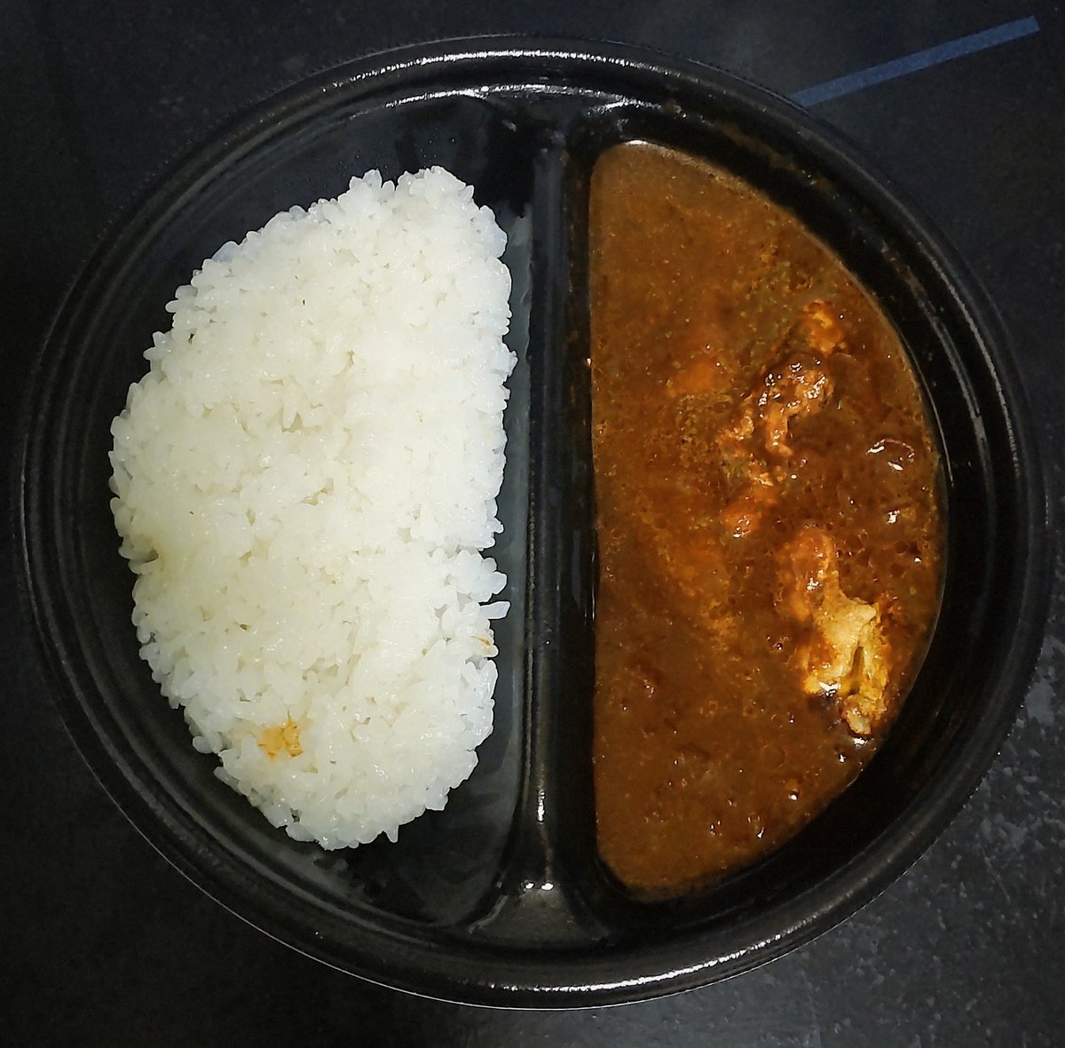 DMCFZ7's tweet photo. セブン 銀座デリー監修
チキンコルマカレー🍛 https://t.co/lfuRHz00Qg