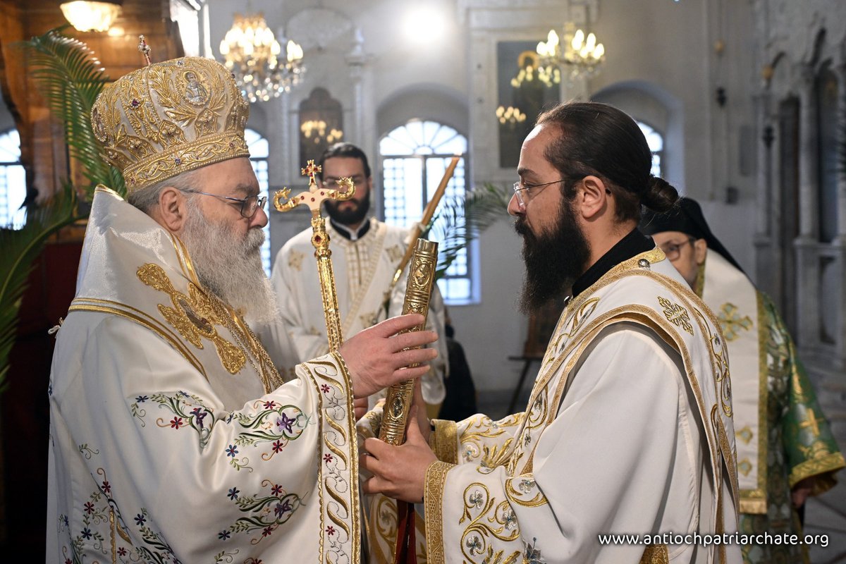 SOSCdOrient's tweet image. 🇸🇾🙏🎉#OrientEnFête - Sa Béatitude Jean X, patriarche grec-orthodoxe d'Antioche et de tout l'Orient, célèbre les Rameaux dans la cathédrale Sainte-Marie de Damas.

#syrie #damas #chrétiensdOrient #easternchristians #damascus #syria #rameaux #palmsunday #chrétien #grecorthodoxe