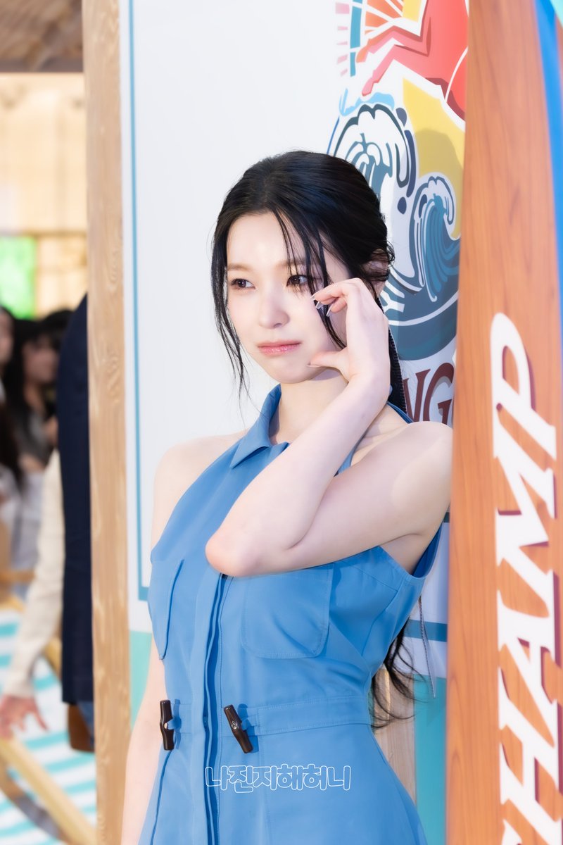 imserioushoney's tweet photo. 26.04.07
프로미스나인 백지헌
LA PLAGE LONGCHAMP POP UP
#백지헌 #BAEKJIHEON
#프로미스나인 #fromis_9
#LONGCHAMP https://t.co/mK9Hd6Eqzq