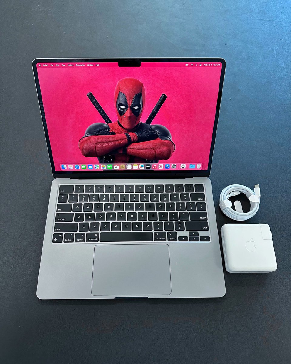 Val_Gadget's tweet image. MacBook Air (M2) is Thinner than the first iPad and first iPhone 🤯

First iPad                 - 13 MM
First iPhone            - 11.6 MM
MacBook Air (M2) - 11.3 MM
