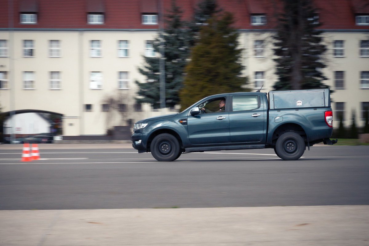 17WBZ's tweet image. Gaz w podłodze, koncentracja na 100%.
Tak jeżdżą najlepsi wojskowi kierowcy w #17WBZ🫡
Tu liczyło się tylko jedno: pełna kontrola nad maszyną i sytuacją.
🥇 #1bpzmot – bezdyskusyjne pole position;
🥈#blog – mocna, równa jazda do mety;
🥉 #bdow – zimna krew do ostatniego manewru.