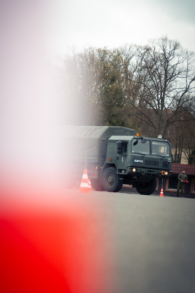 17WBZ's tweet image. Gaz w podłodze, koncentracja na 100%.
Tak jeżdżą najlepsi wojskowi kierowcy w #17WBZ🫡
Tu liczyło się tylko jedno: pełna kontrola nad maszyną i sytuacją.
🥇 #1bpzmot – bezdyskusyjne pole position;
🥈#blog – mocna, równa jazda do mety;
🥉 #bdow – zimna krew do ostatniego manewru.