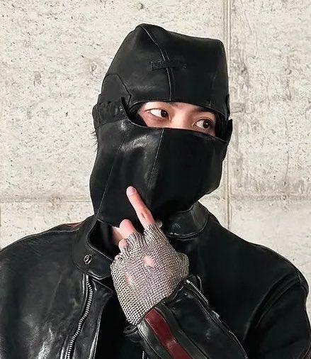 seokjinnie's cheeks 👨🏻‍🚀💙 tweet media