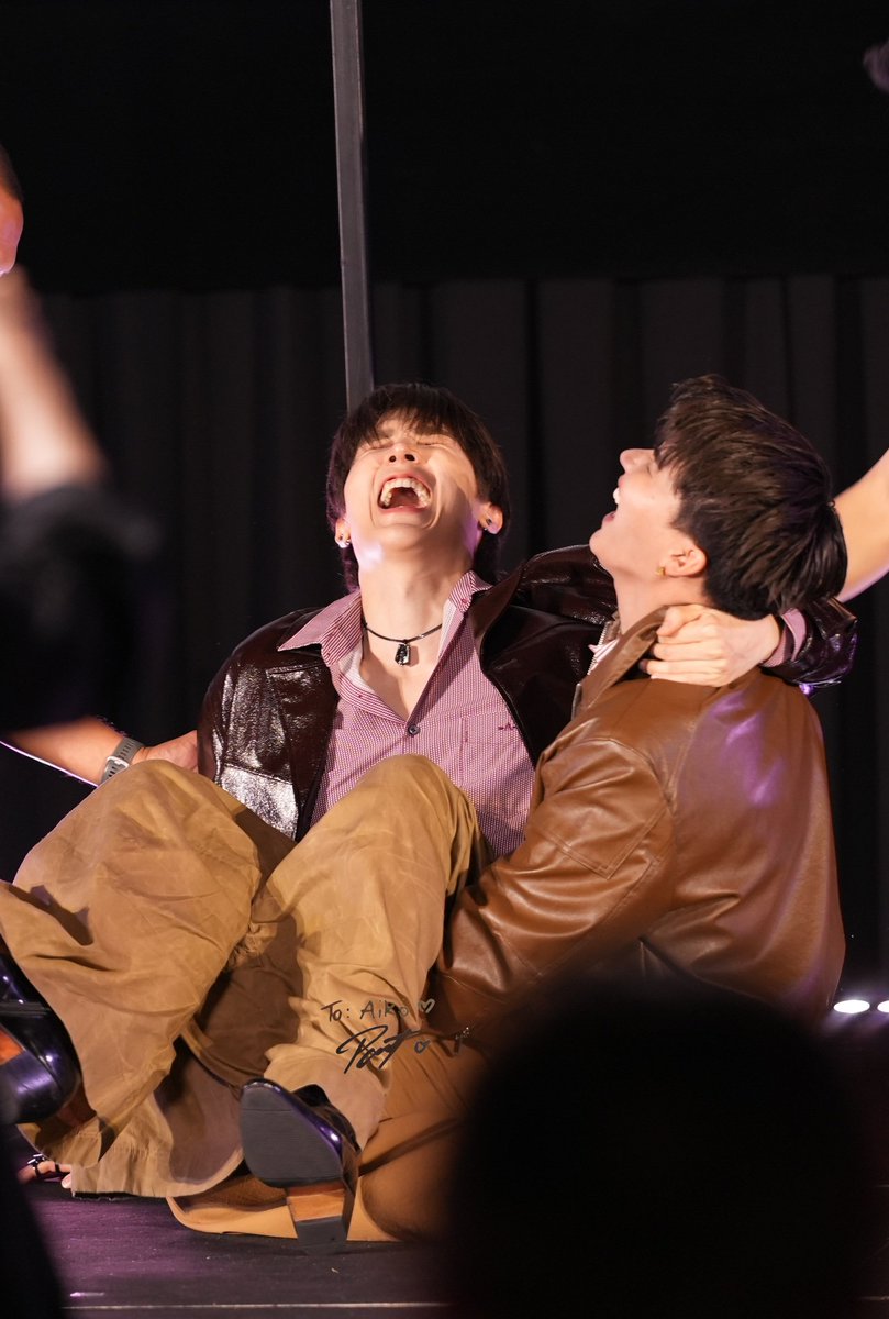 love_tkc's tweet photo. いつまでもこういうふぉとぴとでいてほしい❤️💙

YESTERDAY NOW WE BACK
#YesterdayFinale
#FortFTS  #Peatwasu  
#FortPeat #BabyFeat https://t.co/LuJ4RR5V3b