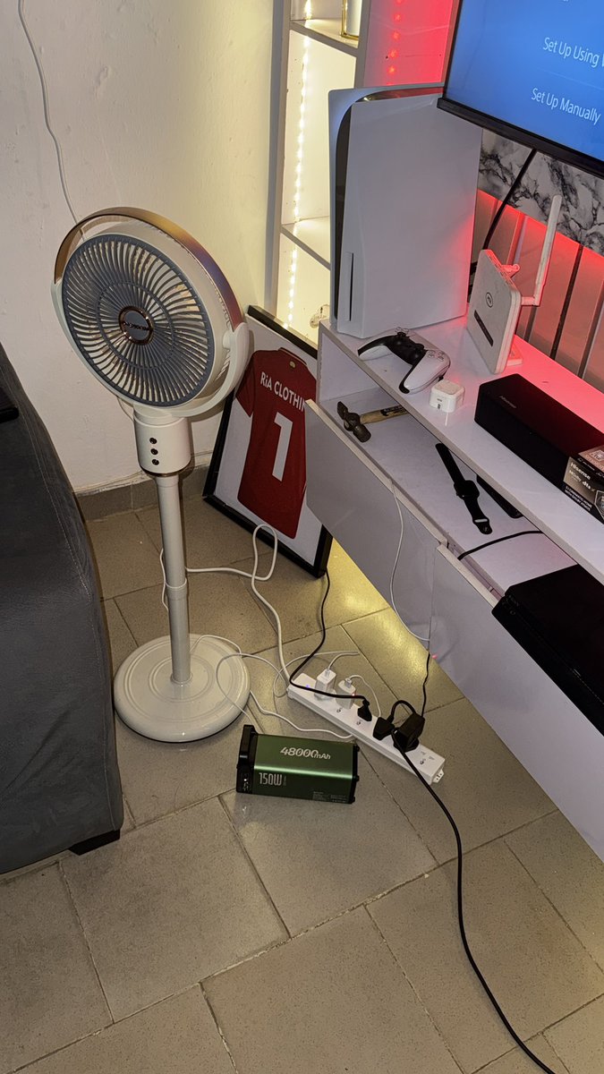 Val_Gadget's tweet image. Give us the day