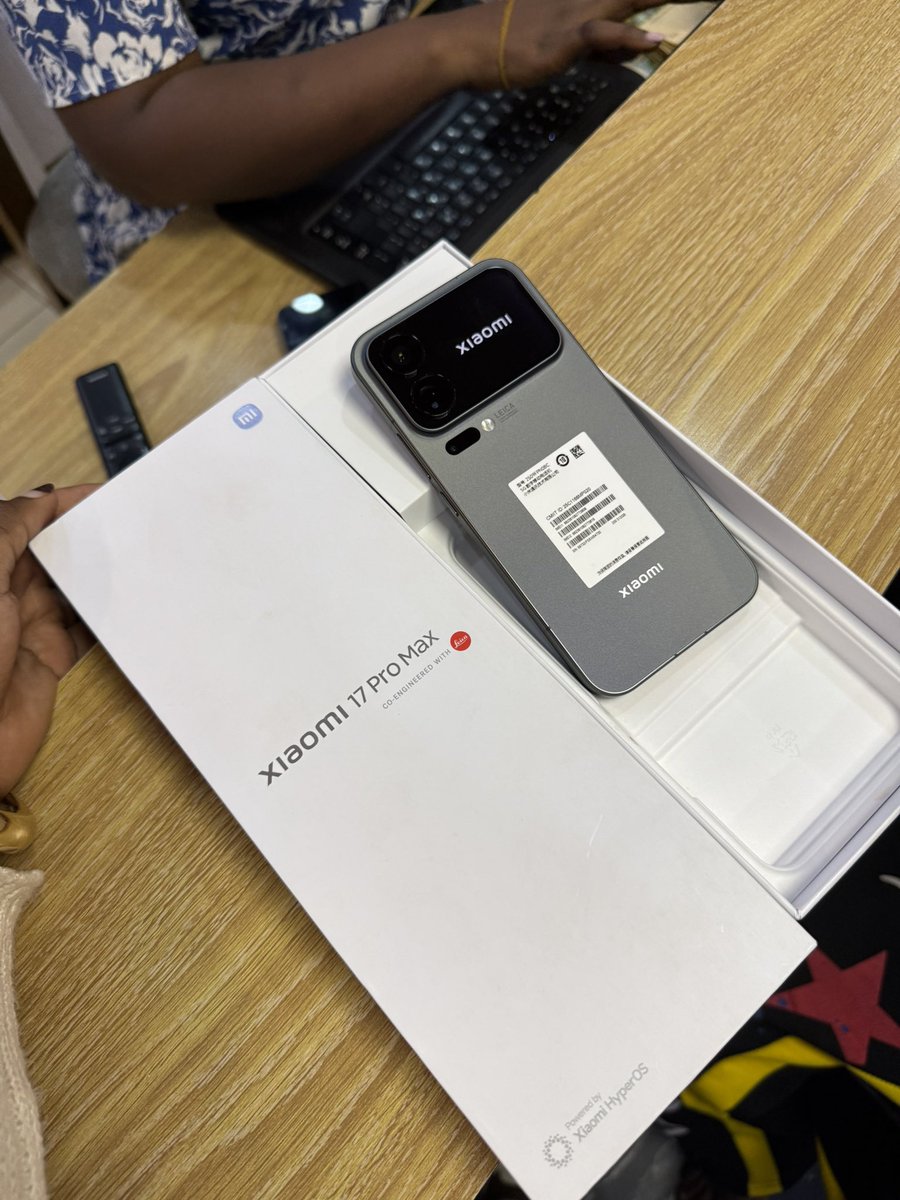 mobileshopug's tweet photo. Xiaomi 17 Pro Max 😮🔥📱
7,500mAh battery 🔋 – no more charging stress!
Leica camera 📸 – crazy clear shots
120Hz smooth display 🔥
📍Mabirizi complex level1 room28
DM 0749000430 for price & delivery 🚚
#xiaomi17promax
#phonedeals
#trustedseller
#MOBILESHOPUG https://t.co/B3ryucMCgZ