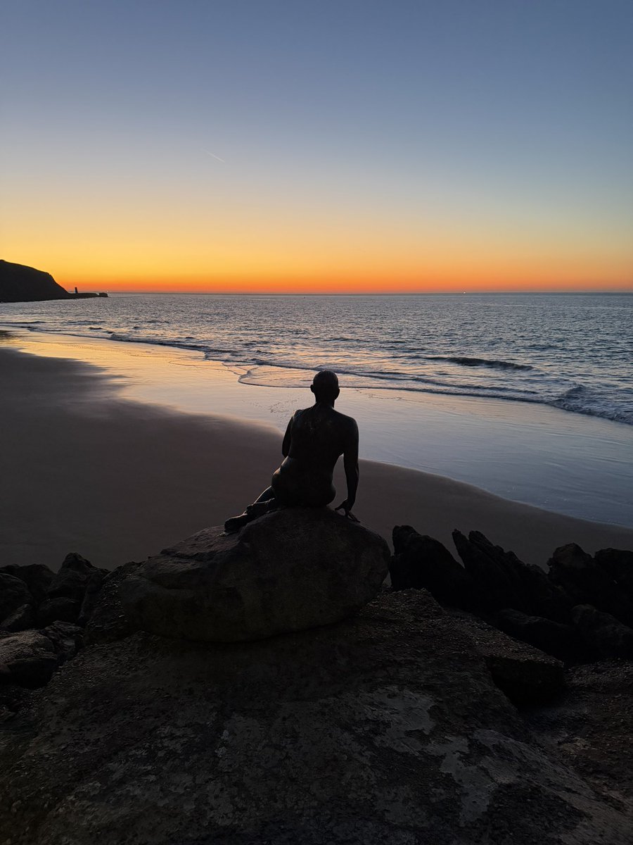 DollyHPN's tweet image. Good Morning 🌅🧜‍♀️✨

Making the absolute most of these gorgeous warm sunny days ☀️

#ByTheSea #Folkestone #Sunrise