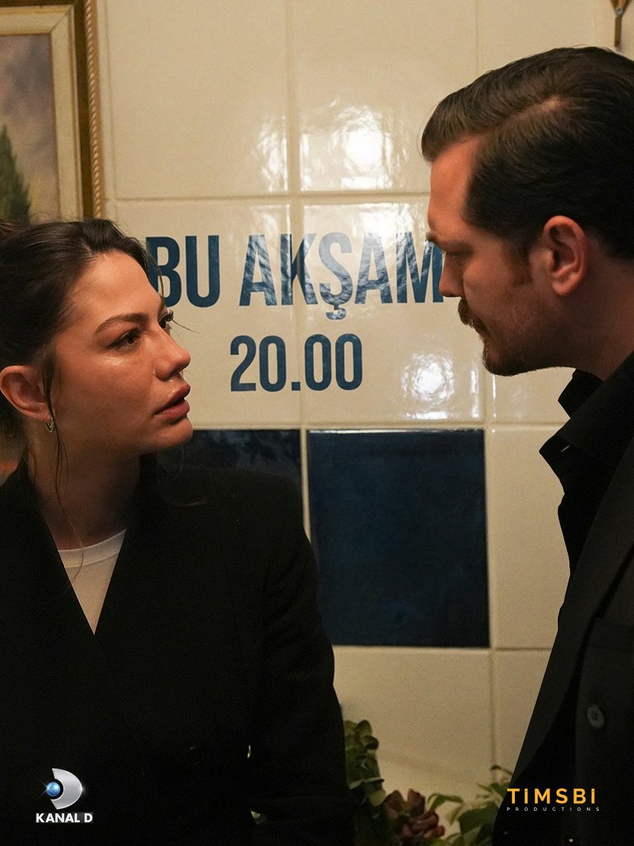 esrefruyadizitv's tweet photo. Nisan için her an daha ağır, Eşref olanlardan
habersiz. #EşSan

#EşrefRüya yeni bölümüyle bu akşam
20.00’de #KanalD’de, tv yayınından hemen
sonra ise Amazon Prime’da sizlerle.

@kanald @timsbitv https://t.co/yBJbB3wBu3