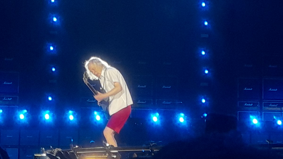 Hector Becerra tweet media