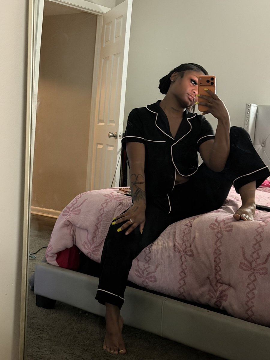 Theeevilprincess tweet media