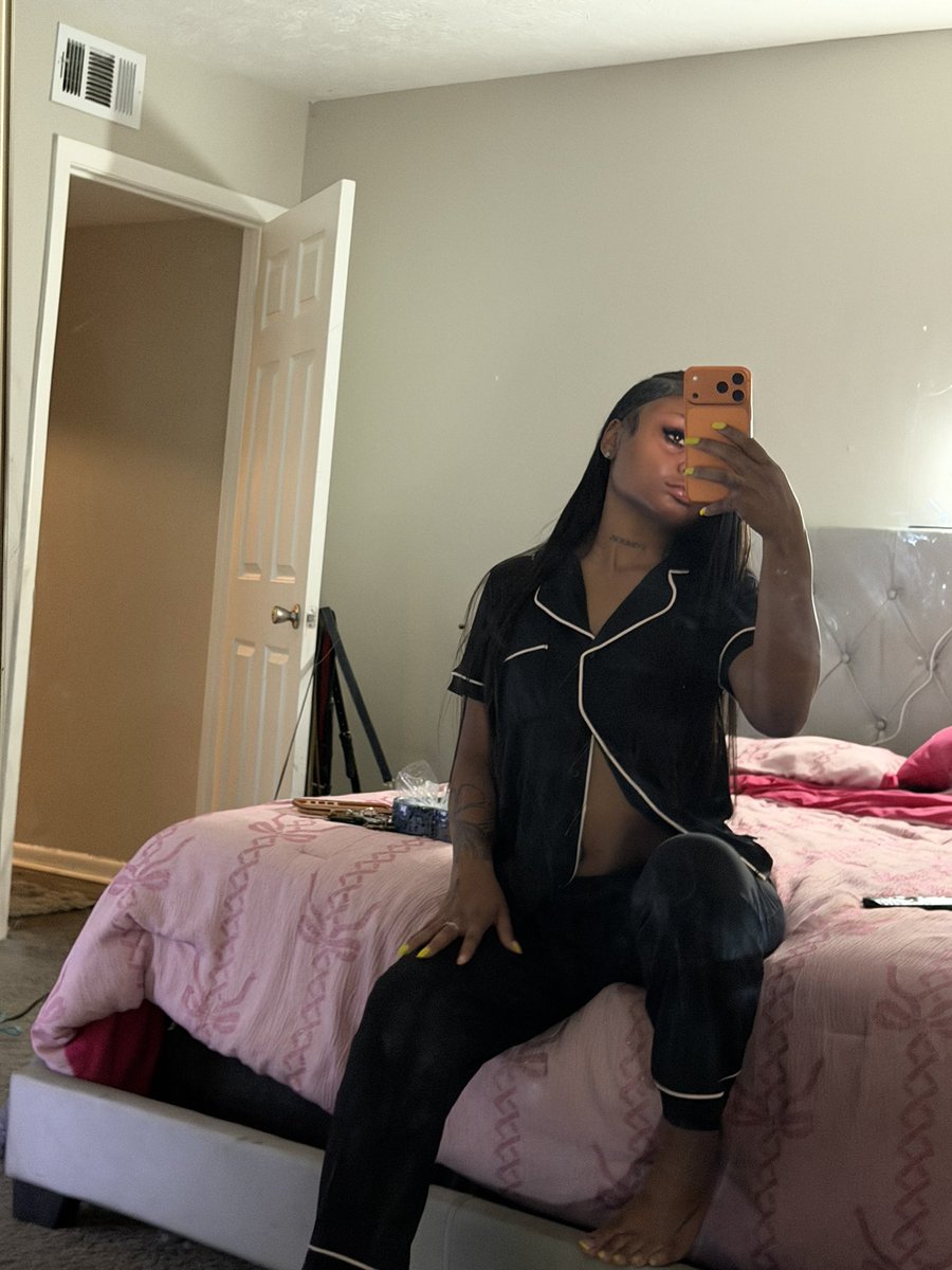 Theeevilprincess tweet media