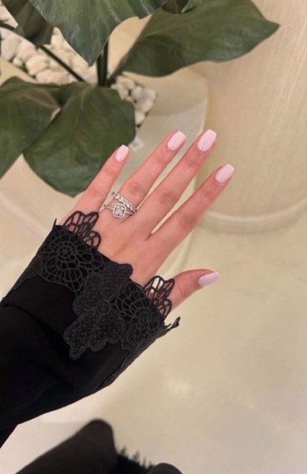 أنا وانت tweet media