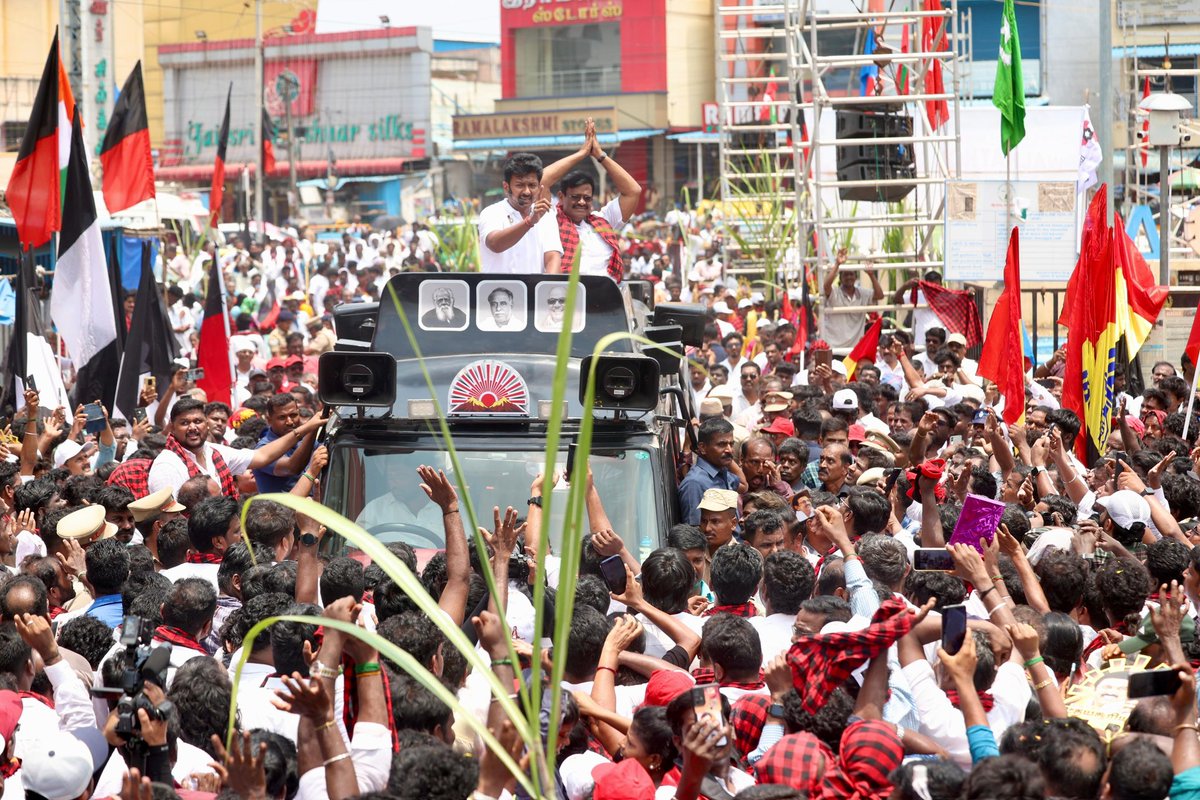 Udhaystalin's tweet photo. திருவள்ளூர் மாவட்டம் ஆவடி சட்டமன்றத் தொகுதியின் வெற்றி வேட்பாளர் மாண்புமிகு அமைச்சர் அண்ணன்  @Avadi_Nasar அவர்களுக்கு உதயசூரியன் சின்னத்தில் வாக்கு சேகரித்தோம்.

மாண்புமிகு முதலமைச்சர் @mkstalin அவர்களின் அமைச்சரவையில் சிறப்பாகப் பங்காற்றிய அண்ணன் நாசர் அவர்களின் மக்கள் பணி தொடர்ந்திட மீண்டும் அவரை சட்டமன்றத்திற்கு அனுப்பிட வேண்டுமென ஆவடி தொகுதி மக்களிடம் கேட்டுக் கொண்டோம்.

தமிழ்நாட்டை தலைகுனிய விடாமல் காக்க  வெல்வோம் 200, படைப்போம் வரலாறு!

#DMK4TN #VoteForDMK #ஸ்டாலின்_தொடரட்டும்‌ #தமிழ்நாடு_வெல்லட்டும்