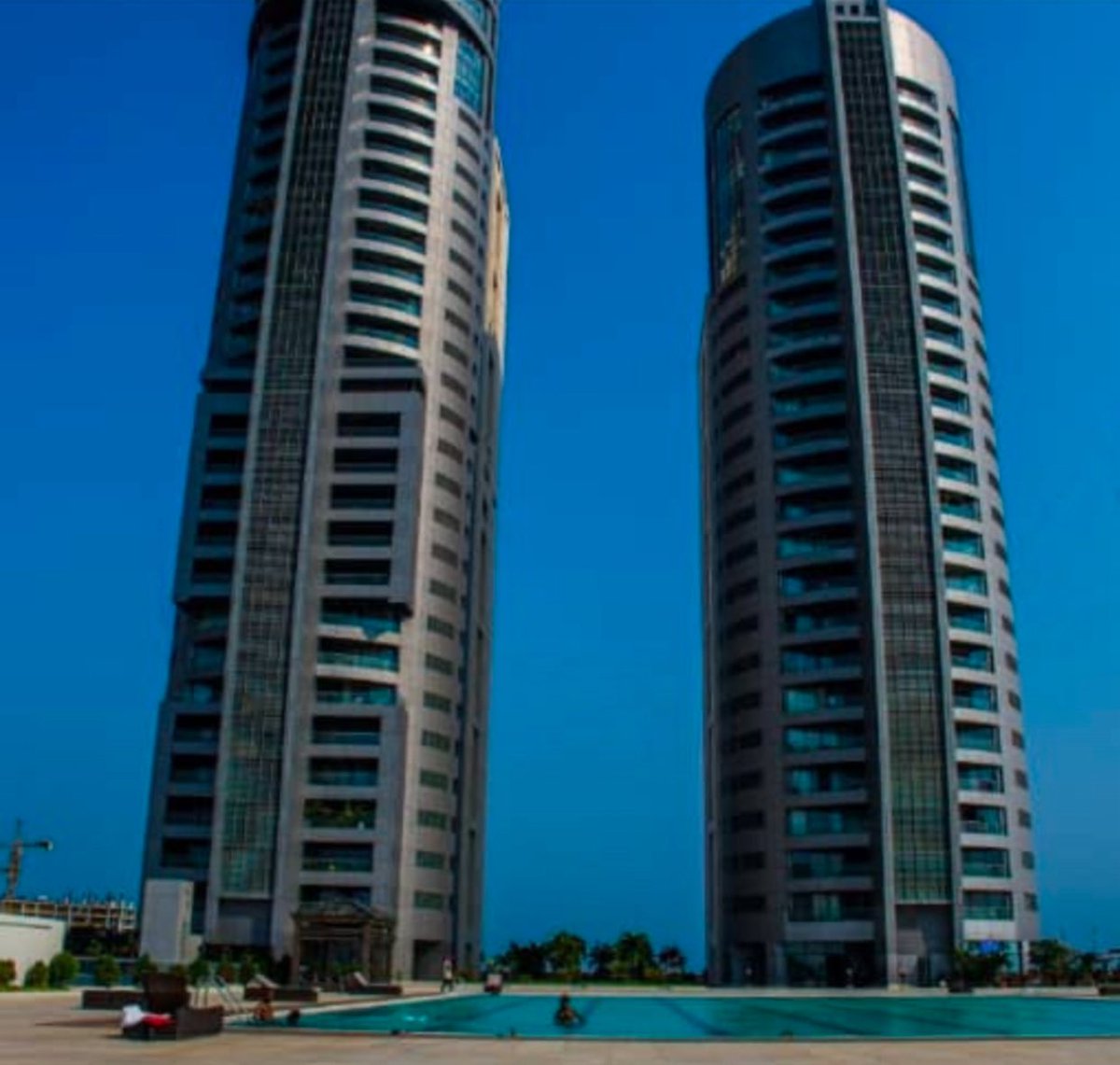 NoblesteadB's tweet photo. EKO PEARL PENTHOUSE

A 3bedroom penthouse at Eko pearl  building, Eko Atlantic city, with almost 360° view of the City.

Vacant Possession.

Price: $1.5m or Naira Equivalent https://t.co/fH8rshtv5Z