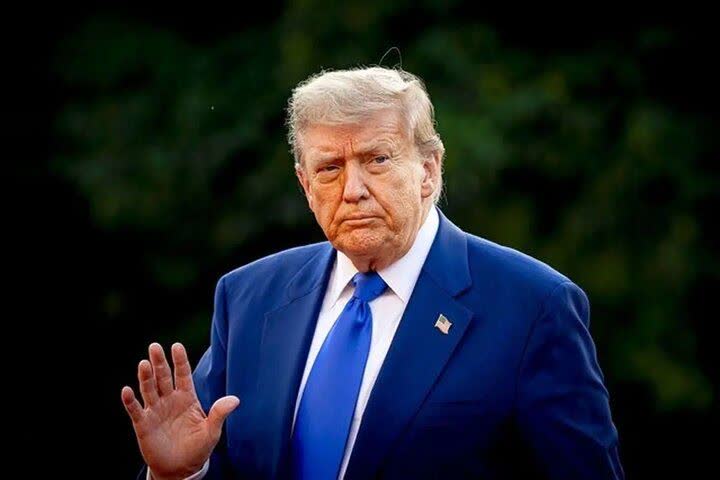 loghman1400's tweet image. "On the very night Trump intended to annihilate the people of Iran, he instead succumbed to Iran's terms."
#EpicFail 
#شكست_آمريكا