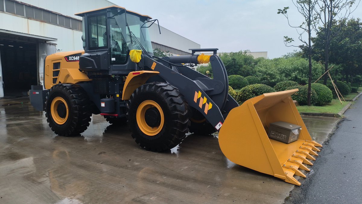 silvia_kagamiko's tweet photo. @komatco  ✨XCMG 4Ton Wheel Loader XC948✨
📧Email: silvia@komatco.com
🥰Welcome to inquiry: +86 19861971619(WhatApp &amp; WeChat)
#XCMG #wheelloader #xcmgloader #constructionmachine https://t.co/pCL7F9AWCr