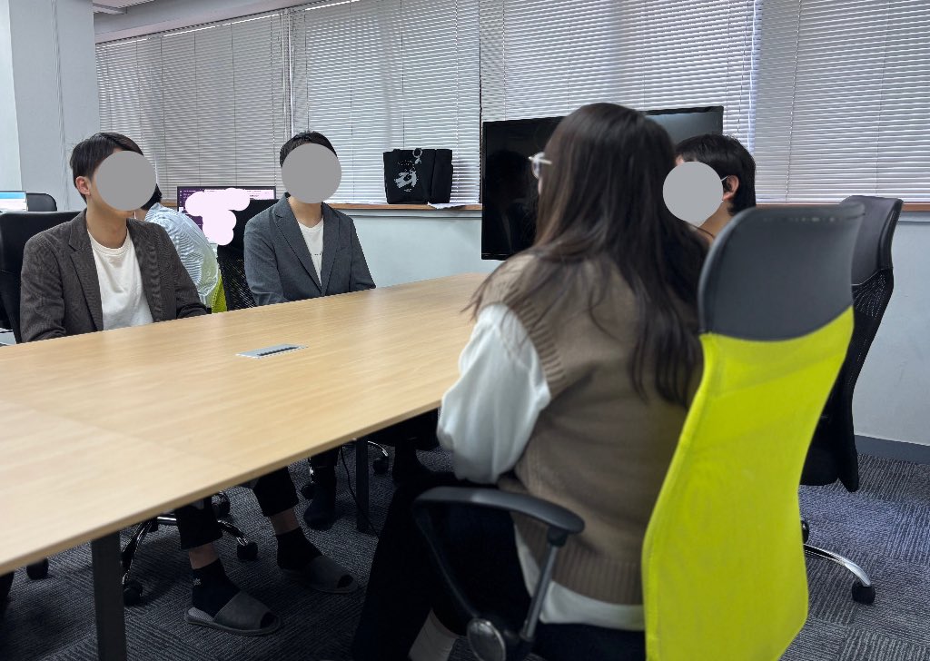 交流会に参加してくれた方々が会社見学に来てくれました！わざわざ福島までありがたい✨
社内メンバーにガンガン質問してくれました😂

次回交流会は4月22日(水)開催です！こちらにも是非遊びに来てください！
rocksystem.connpass.com/event/388690/?…