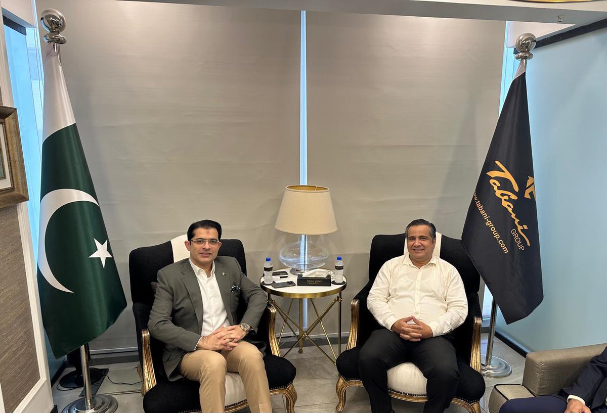 humzatabani's tweet image. Mr. Ali Arsh Khan, Founder &amp;amp; Chairman IBF, visited Tabani Group HQ Karachi and presented a shield on Sitara-e-Imtiaz conferment. Privileged to be Patron IBF (International Business Forum)
#IBF #TabaniGroup #SitaraEImtiaz #Leadership #Pakistan #tabanicorporation