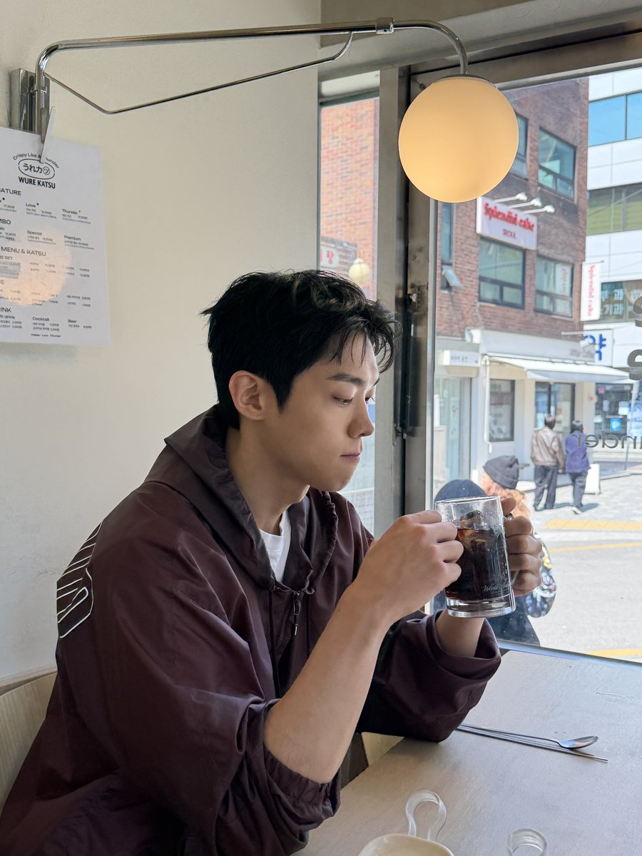 Demian_tweet's tweet photo. 학연이형과 데이트 https://t.co/9CPR287S3X