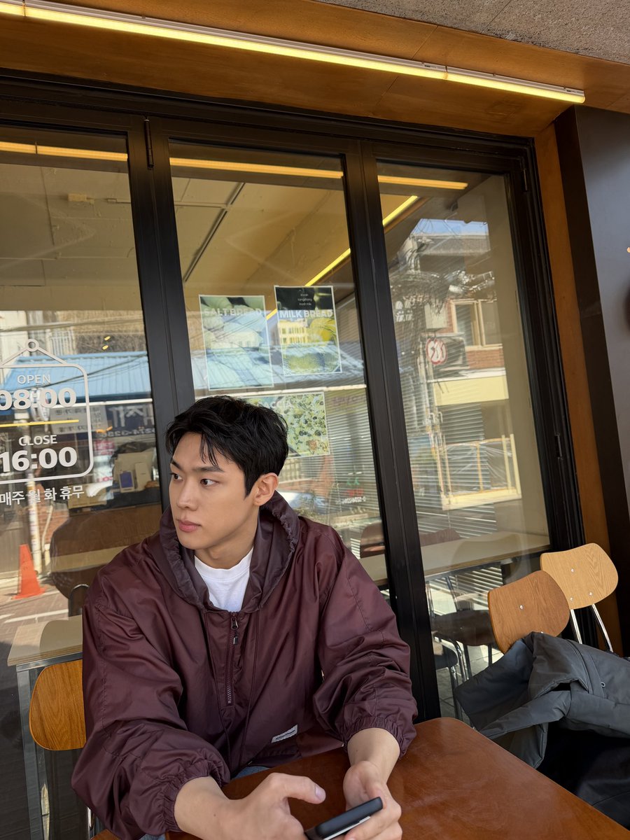 Demian_tweet's tweet photo. 소금빵도 썰고 https://t.co/QGyxwjBPpR