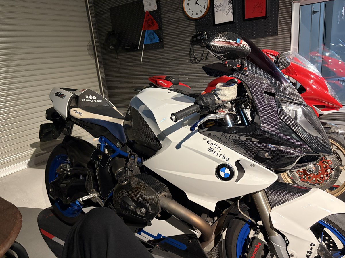 バイクに乗りたかったけど我慢してジム行ってバイク磨いて乗るのを我慢した！！