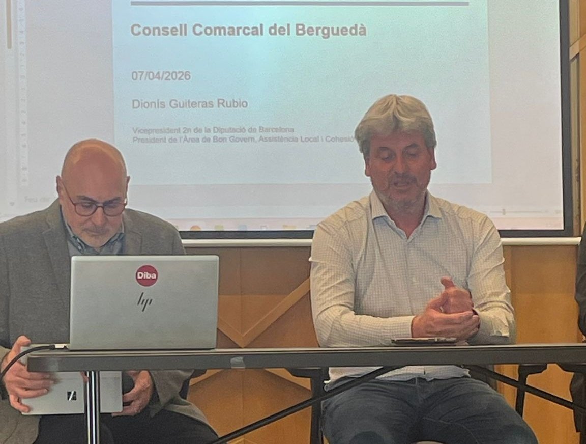 ercdiba's tweet photo. 📝 Visitem els Consells Comarcals del Bages, el Berguedà i el Lluçanès per presentar el desplegament del nou Gestor d’Expedients impulsat per la Diputació de Barcelona: una aposta per fer més fàcil, àgil i útil la gestió del dia a dia dels ens locals (1/2) https://t.co/lJkVFMAvZd
