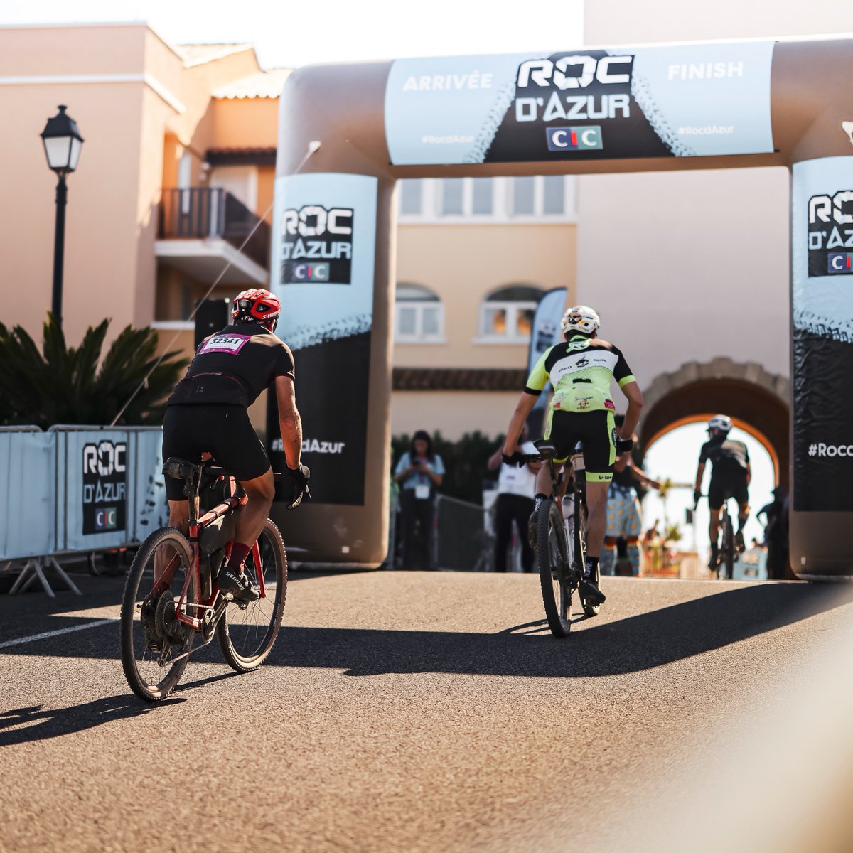 Roc d'Azur CIC tweet media