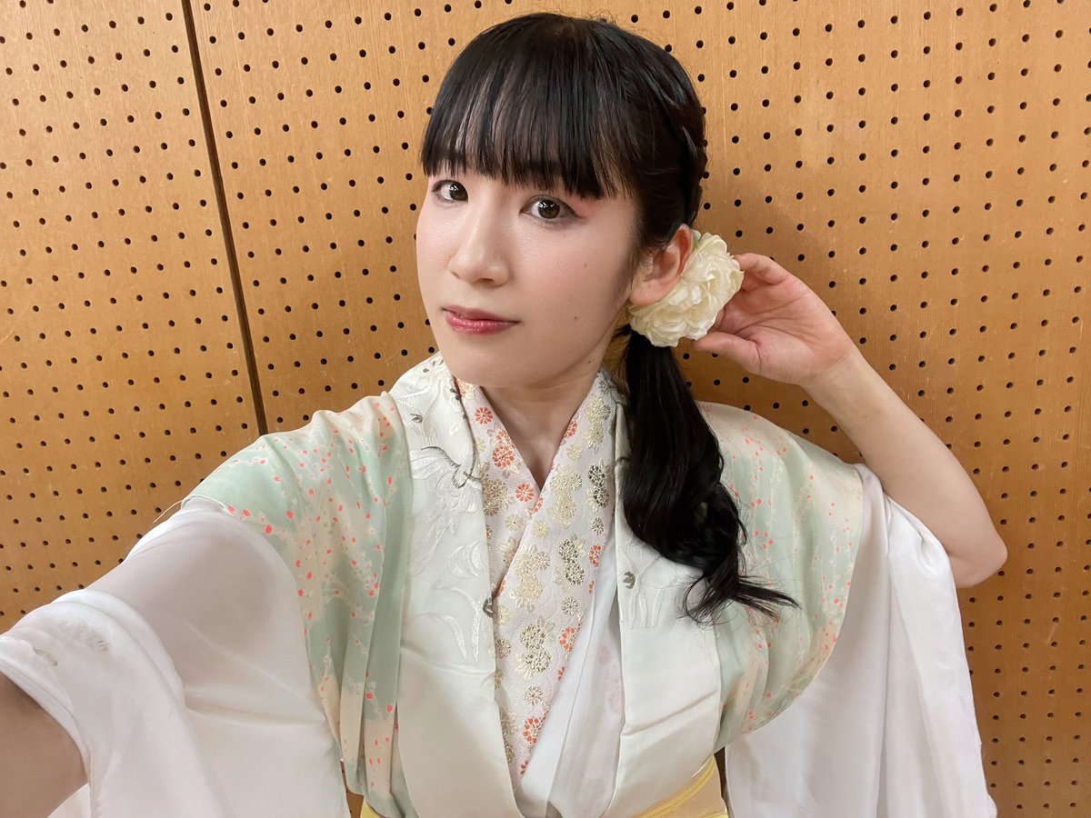 #最果ての花 
47人すべてのビジュアルが公開されました‼️📸
なんとWキャストもそれぞれ違う衣装なんです🥹愛…！
ちょっと色味が違ったりしてるので、そこも踏まえて47人全員分のビジュアルを堪能しちゃってください😌
引用元から全員分のビジュアル観られます！👀