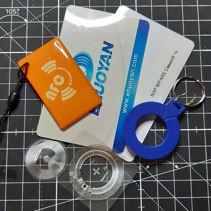 editionsdiamond's tweet image. De nos jours, vérifier l'authenticité d'un message est devenu presque obligatoire. 

➡️ Apprenez à sécuriser tout et n'importe quoi avec des mini-signatures avec notre article offert : connect.ed-diamond.com/hackable/hk-05….

#ECDSA #QRCode #Pico #RP2040