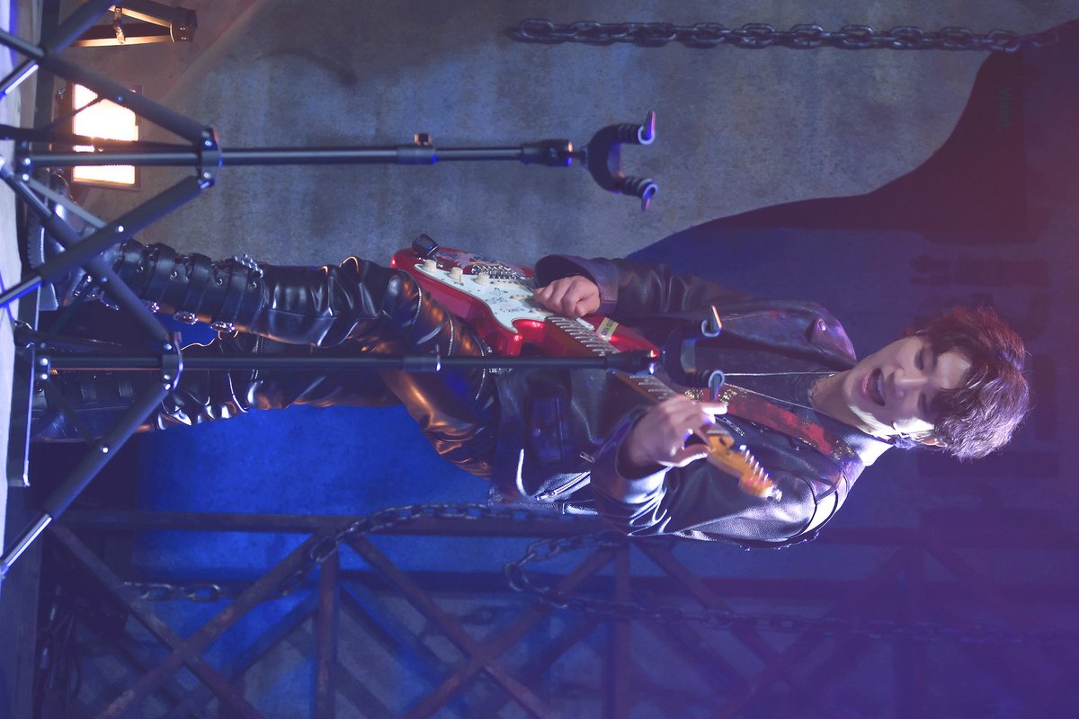 ᴮᴼᴿᴬ, tweet media