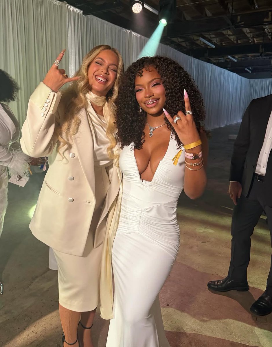 Beyoncé Access tweet media