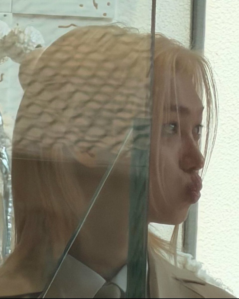 Fra ~saw skz ~ 𝔡𝔬 𝔦𝔱 edition🩷🩶~ tweet media