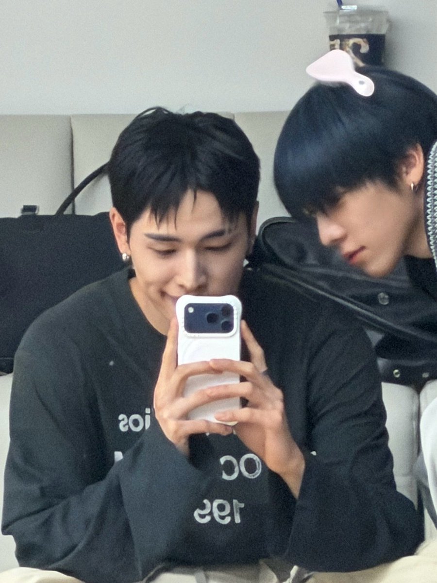 じゅ.. tweet media