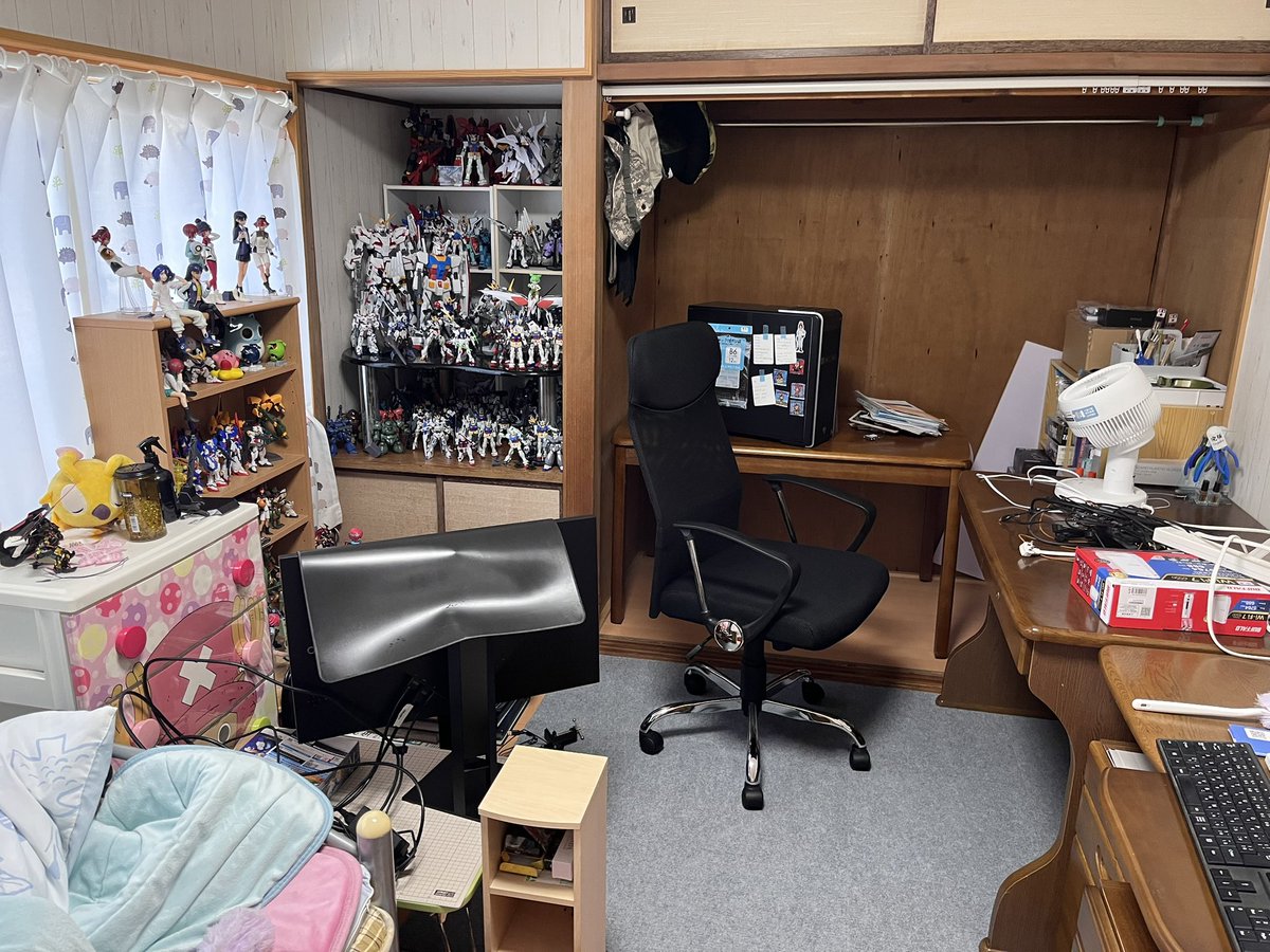 新しいお部屋に、私物を全て移動させたのでここからが地獄だぞ！！！
辛いぞ！闇討ちではないからな！！