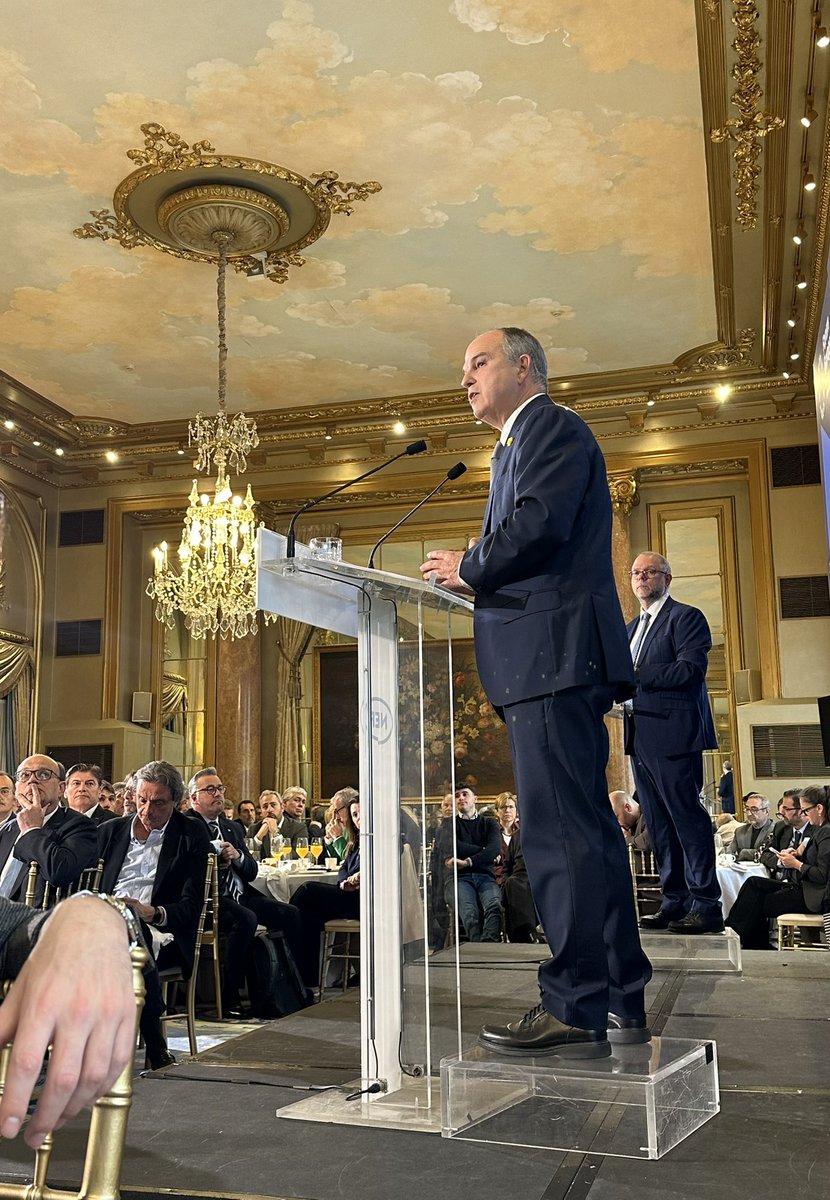iGenoves's tweet photo. “El Govern de tothom és el Govern de tothom emprenyat” @jorditurull @NewEconomyForum https://t.co/eL5i7E3yO0