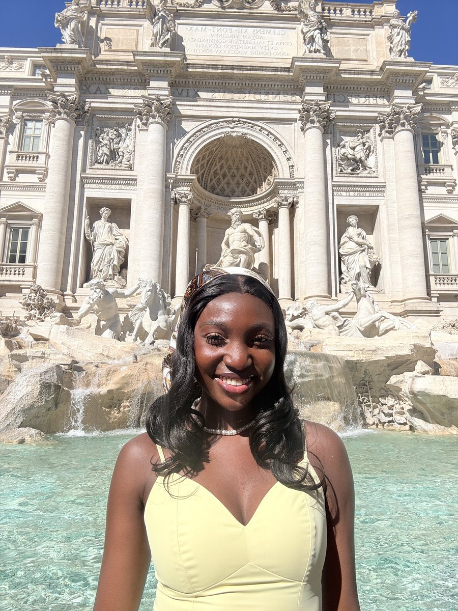 EuniceEludinni's tweet photo. 📍 Rome, Italy 🇮🇹 

Trevi Fountain &amp; The colosseum https://t.co/COhQwotCsu