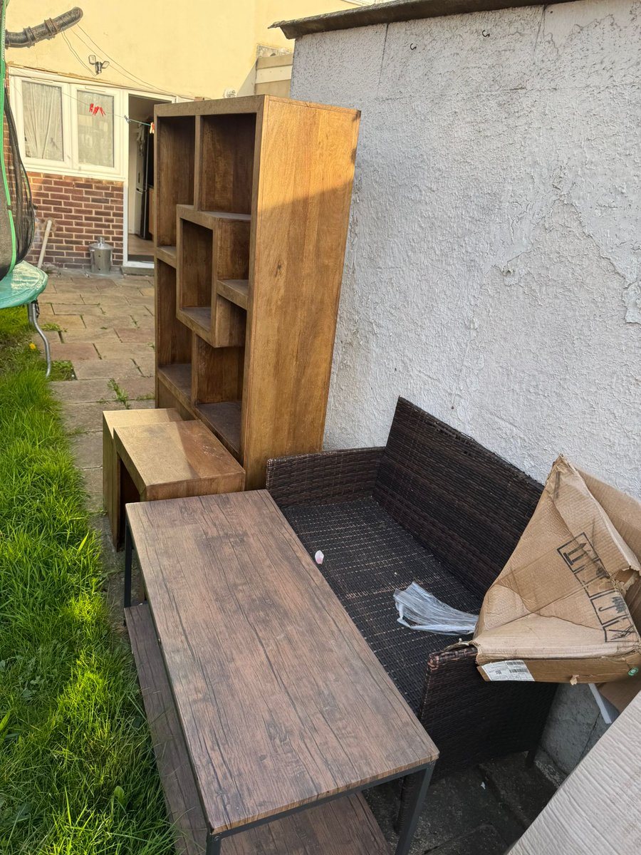 End of tenancy clearance completed in East London for homeowners, landlords &amp; agents 
 Stratford (E15), Hackney (E5/E8/E9), Bow (E3), Leyton &amp; Leytonstone (E10/E11), Walthamstow (E17), Barking &amp; Dagenham (IG11/RM8–RM10), Ilford (IG1–IG6)
 DM for quotes
#EastLondon #WasteRemoval