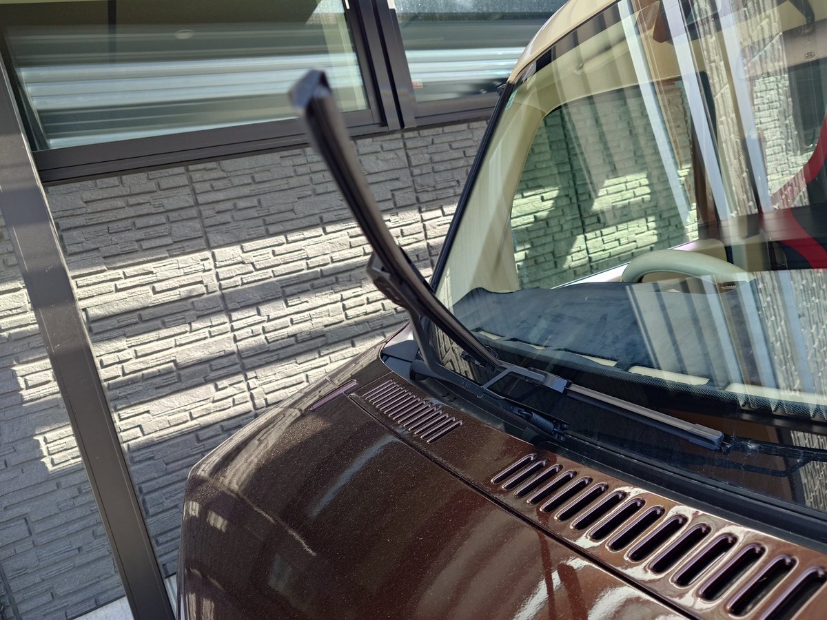 keiver2011's tweet photo. これはレトロなのか…S-VANのワイパーを交換　交換するからにはフレーム無しに　これは有りなのですがレトロなのか…
#NVAN
#ポケットバン https://t.co/1XupVT10xz