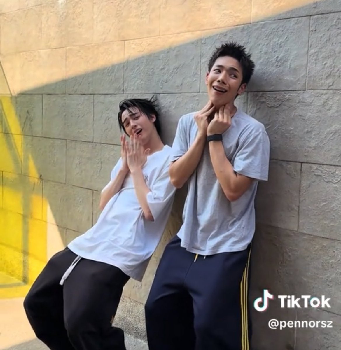 19decth's tweet image. ล้อกันเข้าไป อย่าให้ถึงทีเอลิส 
ทีใครทีมันนะเฟ้ย

#ATLAS_th #ATLASth
#MOVEYABODY