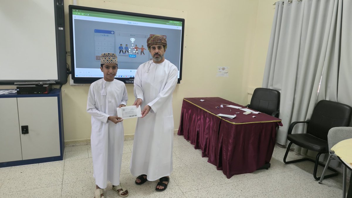 EduGovDkh4307's tweet photo. ضمن فعاليات الأسبوع_الوطني_STEM، نظمت جماعة الرياضيات بـ مدرسة مصعب_بن عمير مسابقة حماسية في العمليات الحسابية لطلبة الصف السادس. 📐🔢
​التنافس كان على أشده والروح العلمية كانت الحاضر الأكبر. فخورين بمبدعينا الصغار.
#تعليمية_الداخلية https://t.co/fwlvQiixL7