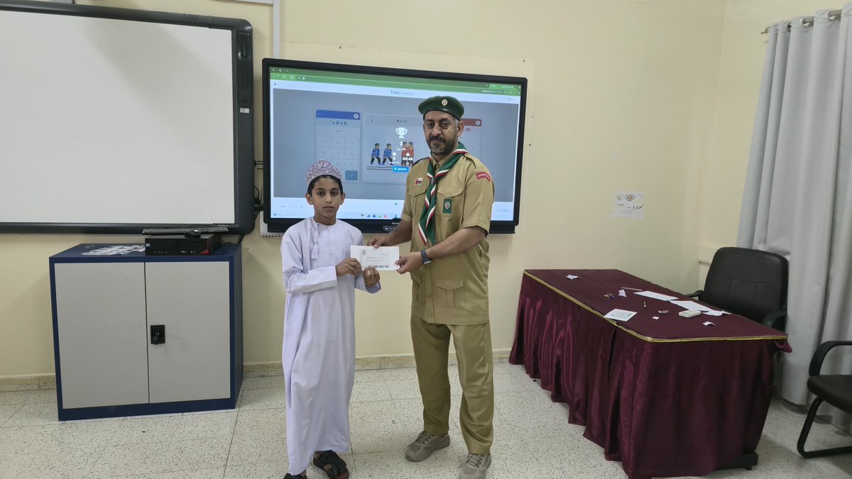 EduGovDkh4307's tweet photo. ضمن فعاليات الأسبوع_الوطني_STEM، نظمت جماعة الرياضيات بـ مدرسة مصعب_بن عمير مسابقة حماسية في العمليات الحسابية لطلبة الصف السادس. 📐🔢
​التنافس كان على أشده والروح العلمية كانت الحاضر الأكبر. فخورين بمبدعينا الصغار.
#تعليمية_الداخلية https://t.co/fwlvQiixL7