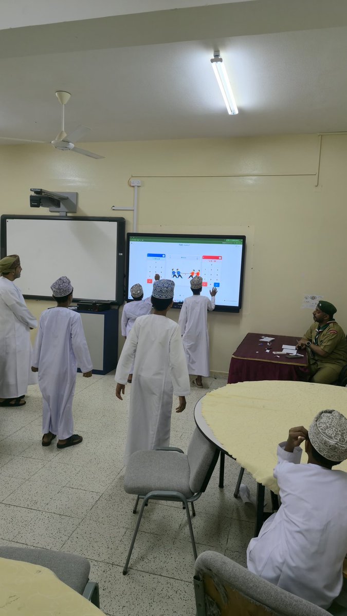 EduGovDkh4307's tweet photo. ضمن فعاليات الأسبوع_الوطني_STEM، نظمت جماعة الرياضيات بـ مدرسة مصعب_بن عمير مسابقة حماسية في العمليات الحسابية لطلبة الصف السادس. 📐🔢
​التنافس كان على أشده والروح العلمية كانت الحاضر الأكبر. فخورين بمبدعينا الصغار.
#تعليمية_الداخلية https://t.co/fwlvQiixL7